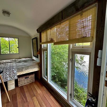 Krusmolle Glamping مكان تخييم