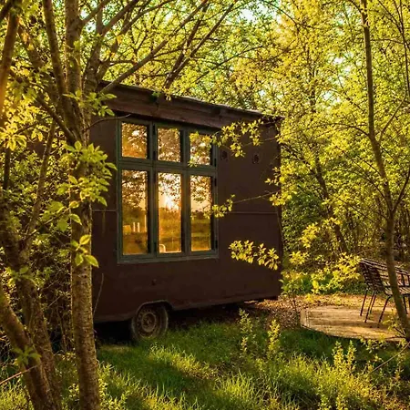 Krusmolle Glamping Kemp *